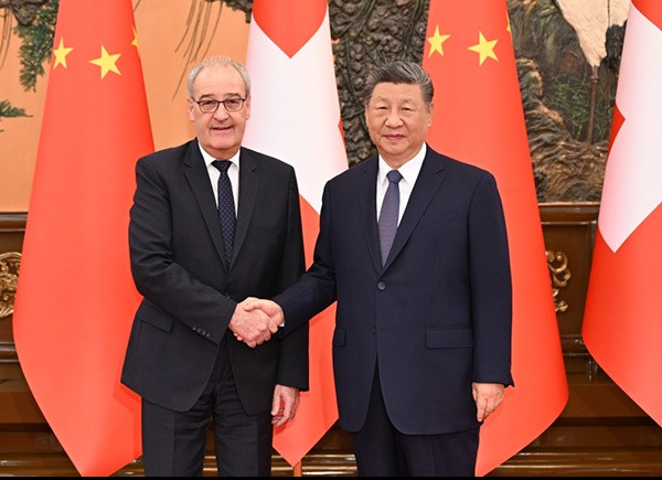习近平会见瑞士联邦主席帕姆兰