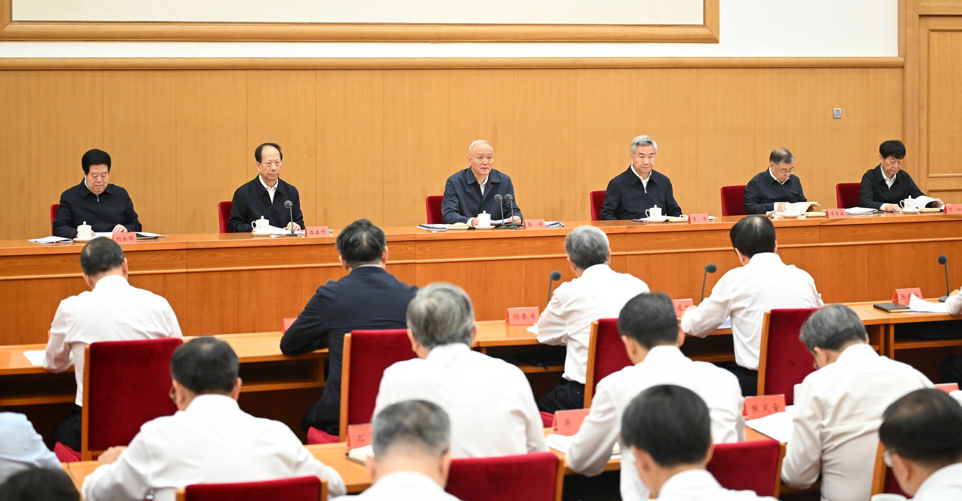 全国党建工作座谈会在京召开 蔡奇出席并讲话 李希出席